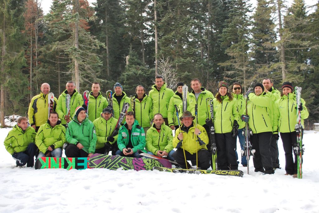 HUNTERS SKI INSTRUCTORS 2013/2014 - Hunters Ski School Borovets