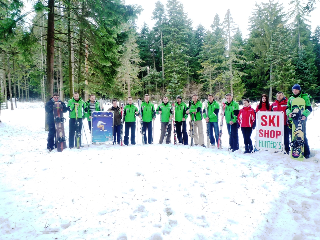 HUNTERS SKI TEAM 2010/2011 Instructors and booking department - Hunters Ski School Borovets