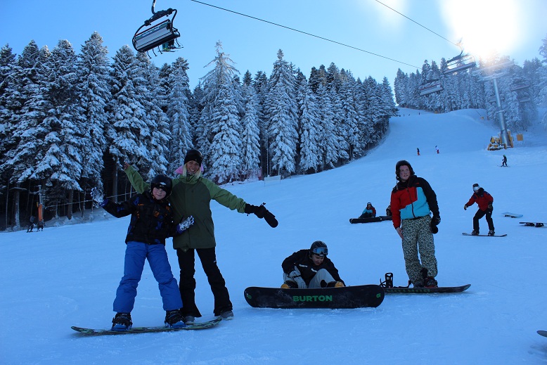 Standard snowboard equipment