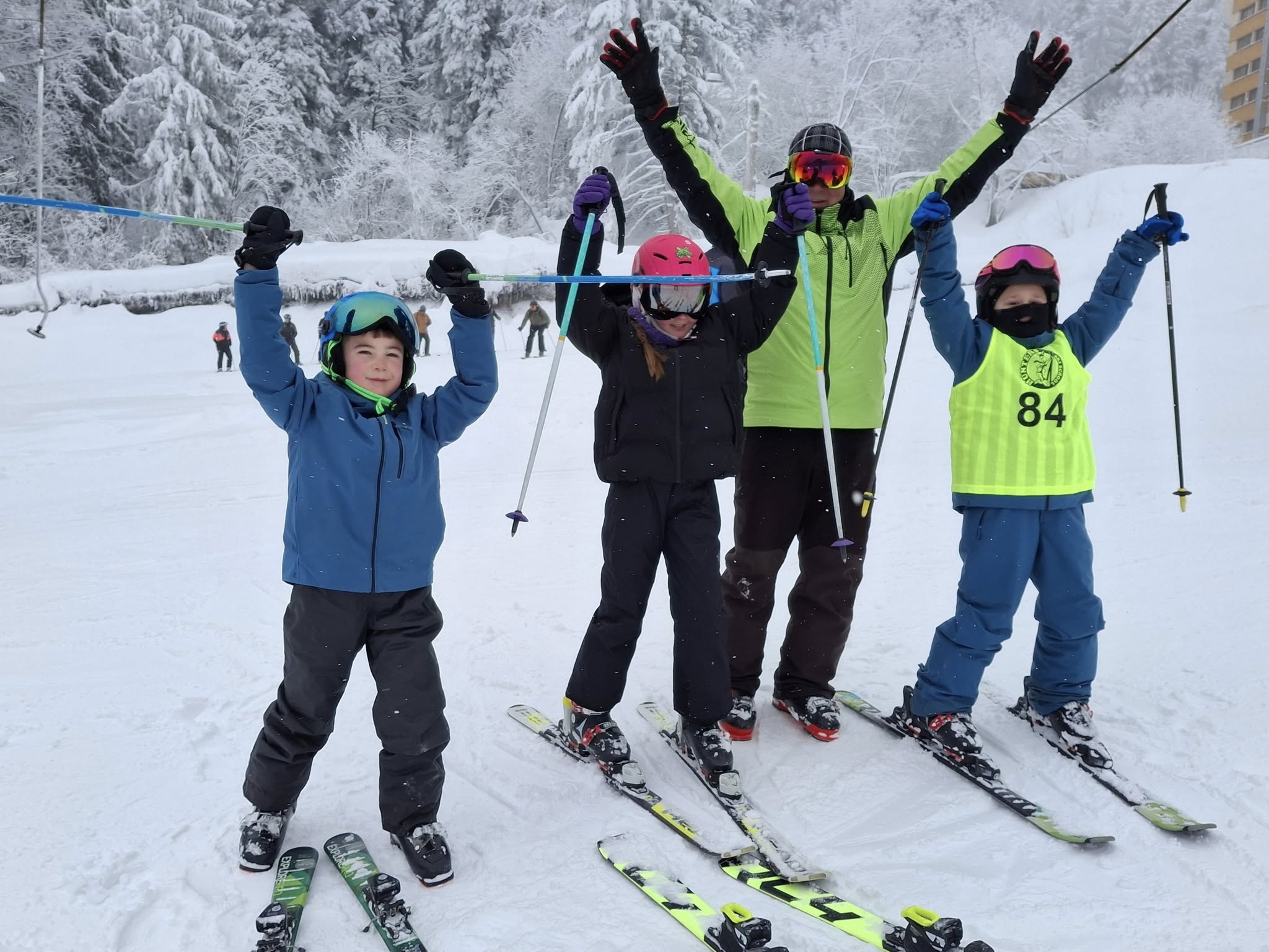 Ski equipment hire+ski school